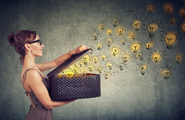 电脑放了很久后开机显示无信号？