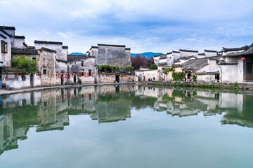 ibm  R50e笔记本电脑2005年的价格是多少？