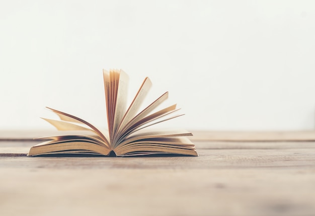 笔记本电脑在哪里调亮度？